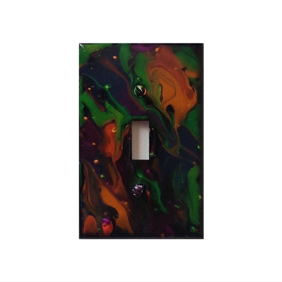 Hand Crafted Abstract Design Single Toggle Light Switch Plate - Picture 2 of 2